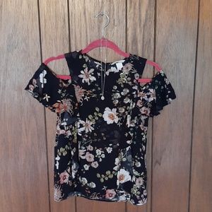 Off-shoulder Summer Top